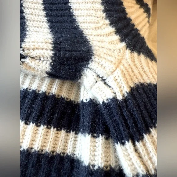 J CREW Navy/Cream stripe 100% cashmere crewneck sweater size SMALL - Picture 8 of 9